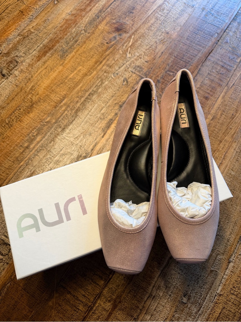 NWT Auri “Jamie” women’s leather flat rose pink size 7 (37) soft and stylish